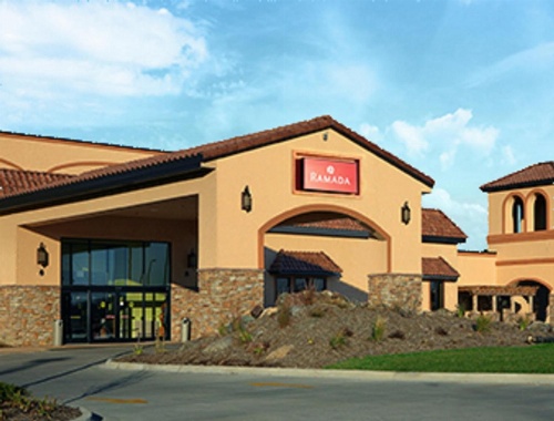 Ramada Tropics Resort & Conf Center by Wyndham Des Moines image 1