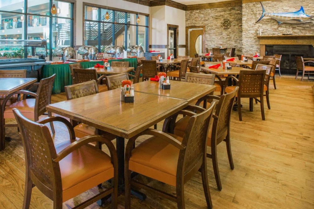 Ramada Tropics Resort & Conf Center by Wyndham Des Moines Image 16