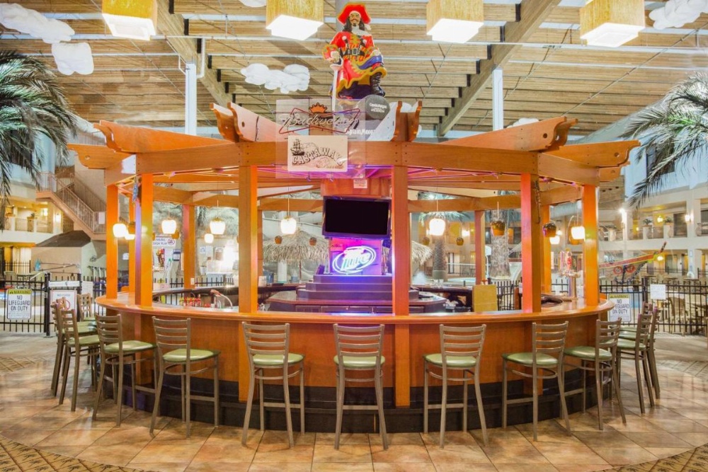 Ramada Tropics Resort & Conf Center by Wyndham Des Moines Image 18