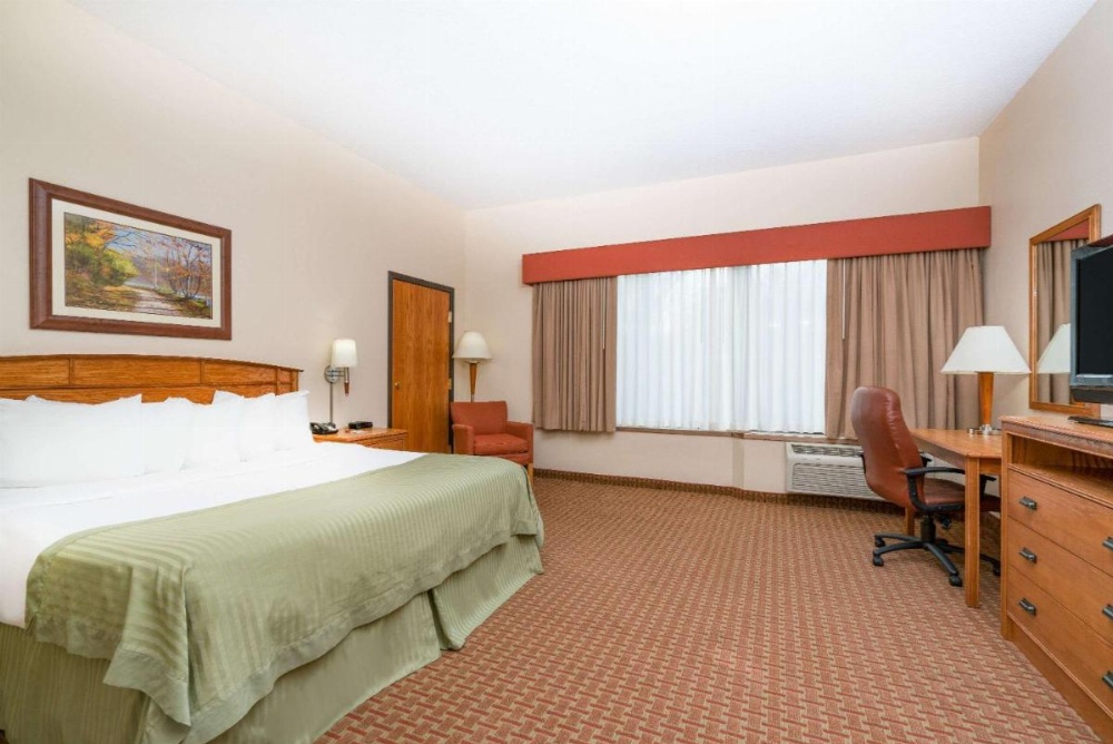 Ramada Tropics Resort & Conf Center by Wyndham Des Moines Image 20