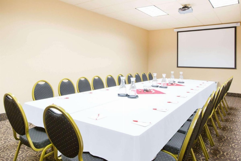 Ramada Tropics Resort & Conf Center by Wyndham Des Moines Image 27