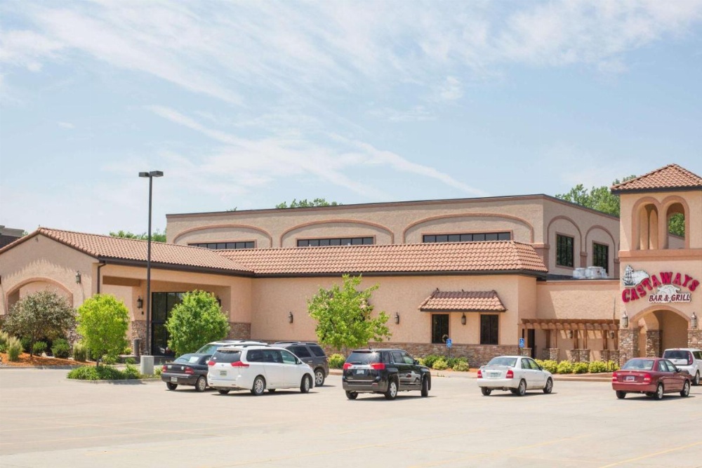 Ramada Tropics Resort & Conf Center by Wyndham Des Moines Image 30